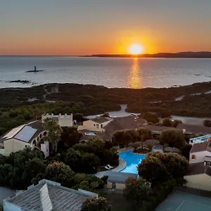 Luci Del Faro 3*, Calasetta Italia