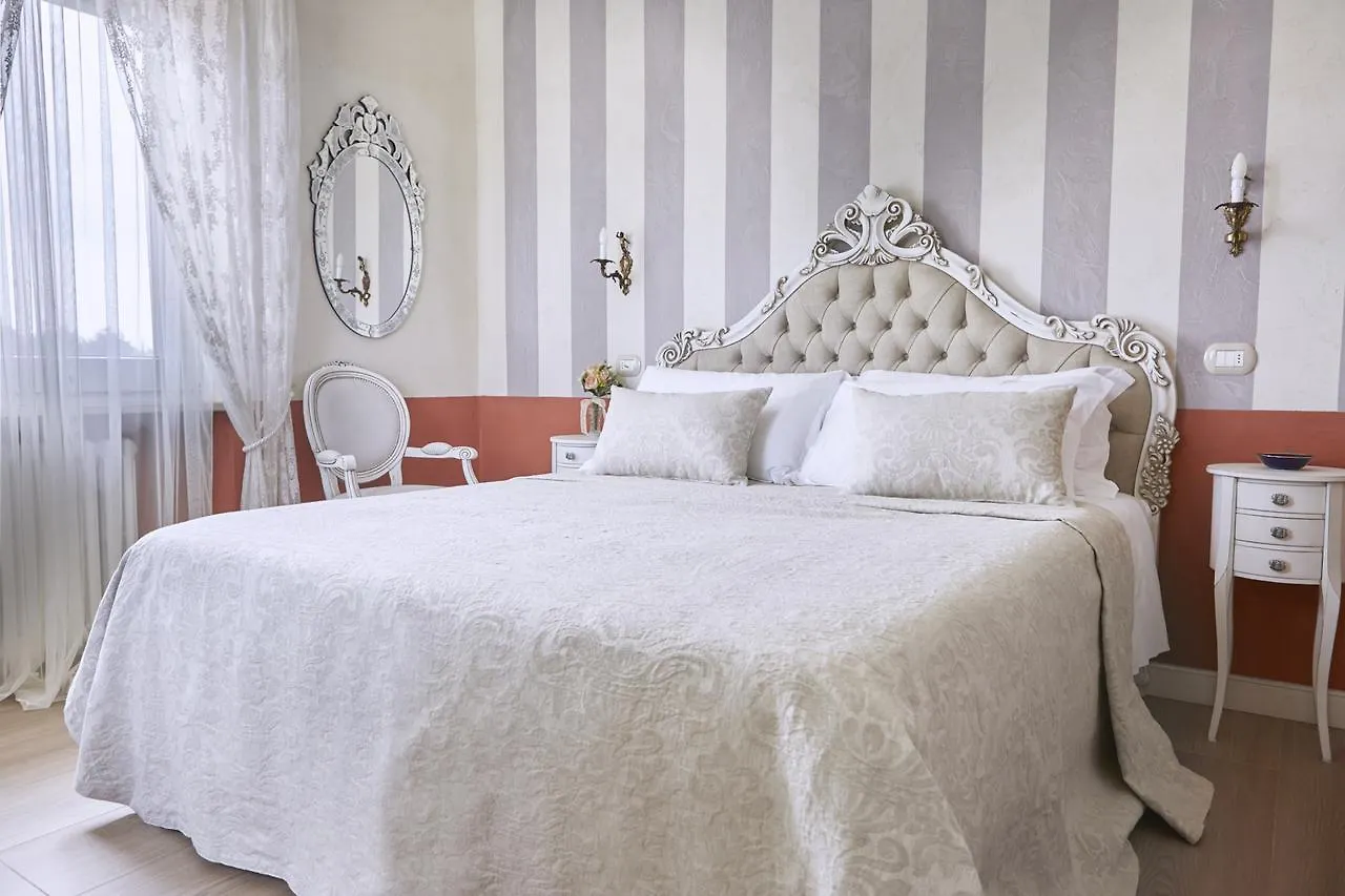 **  La Zarabba Boutique Hotel Ponti sul Mincio Italy